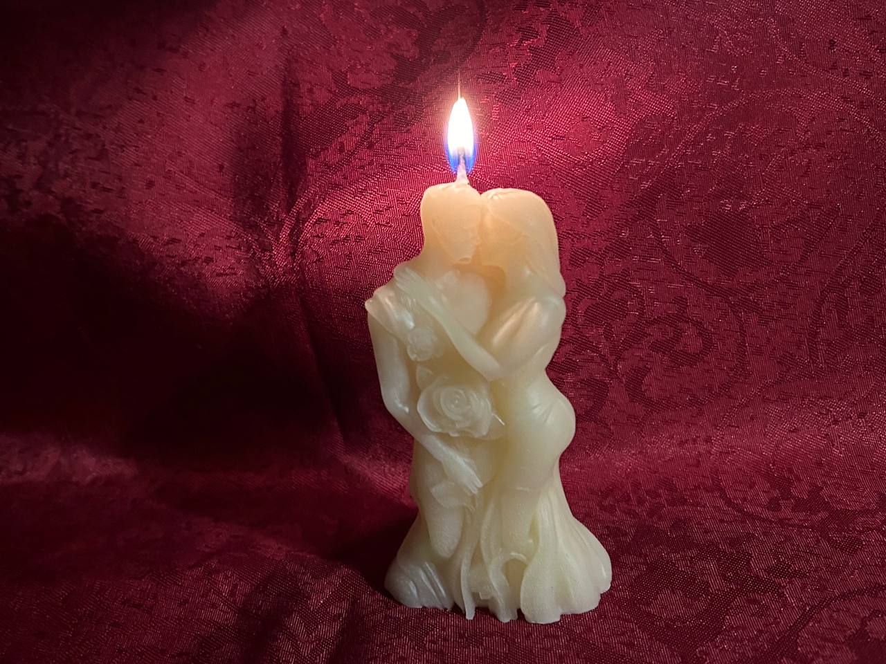 Loving Couple - pure beeswax candle