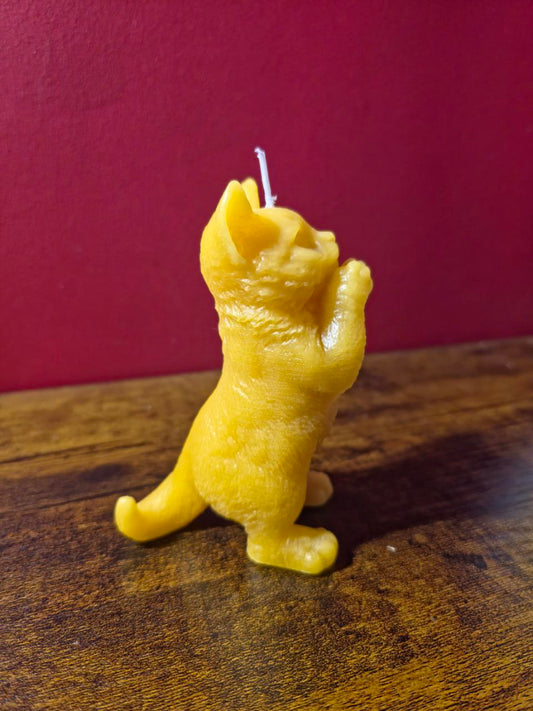Handmade Pure Beeswax Cat Candle – Natural Honey Scent, Cute Decorative Gift